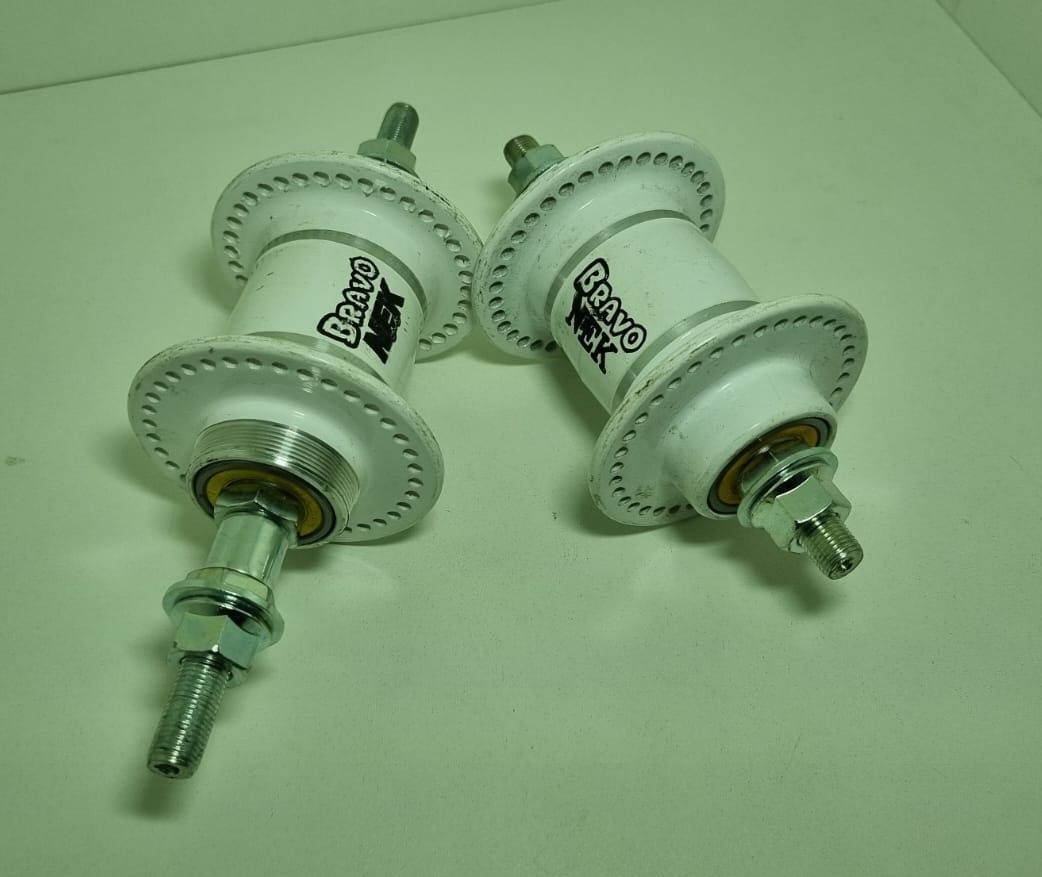 Cubo Dianteiro/Traseiro Alumínio Rolamento 72 Furos Branco NEK