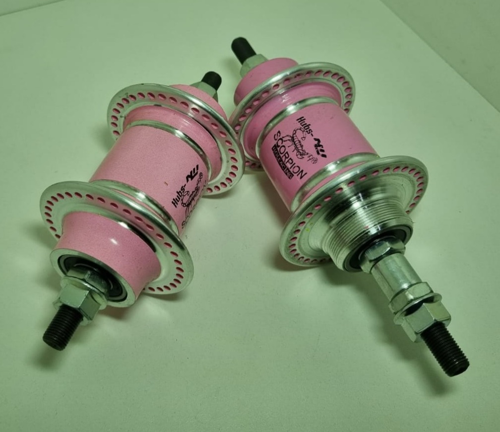 Cubo Dianteiro/Traseiro Alumínio Rolamento 72 Furos Rosa NIL/Gálico